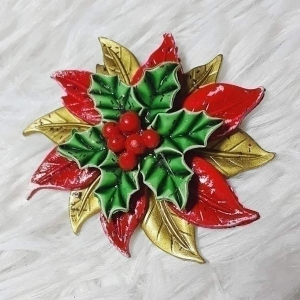 Vintage Pointsettia Peek-A-Boo Gold Petals Brooch